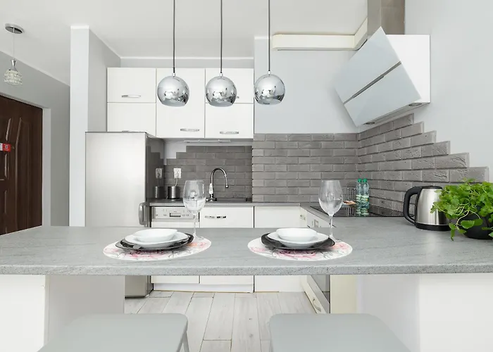 9 Maja Bright By Bookinghost *