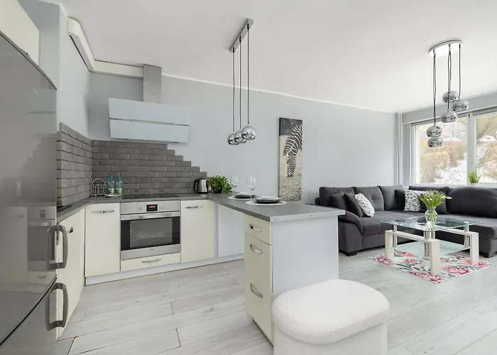 9 Maja Bright By Bookinghost シュチェチン